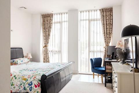 Flat 3, 4 Bardolph Road, Richmond, TW9 2AE