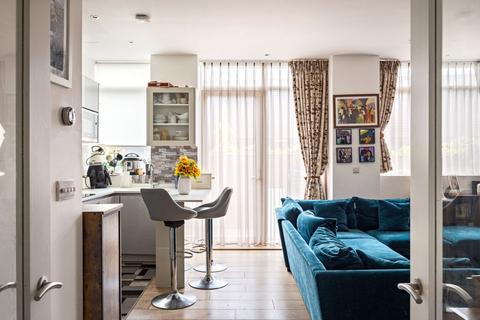 Flat 3, 4 Bardolph Road, Richmond, TW9 2AE