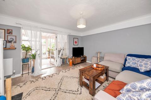 2 bedroom terraced house for sale, Barry Lynham Drive, Newmarket CB8