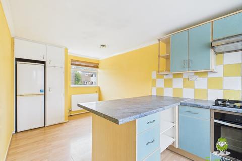 63a Cleveland Close, Basingstoke, RG22 5AW
