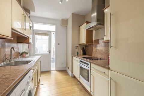 2 bedroom flat for sale, Elthorne Avenue, London W7