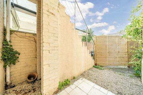 14 Elmers Drive, Teddington, TW11 9JB