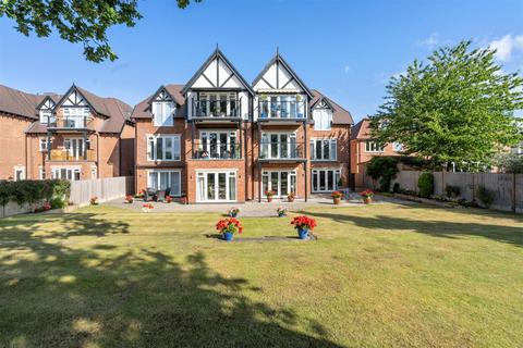 3 bedroom apartment for sale, Apartment 1 Fairway Lawns, Dovehouse Lane, Solihull