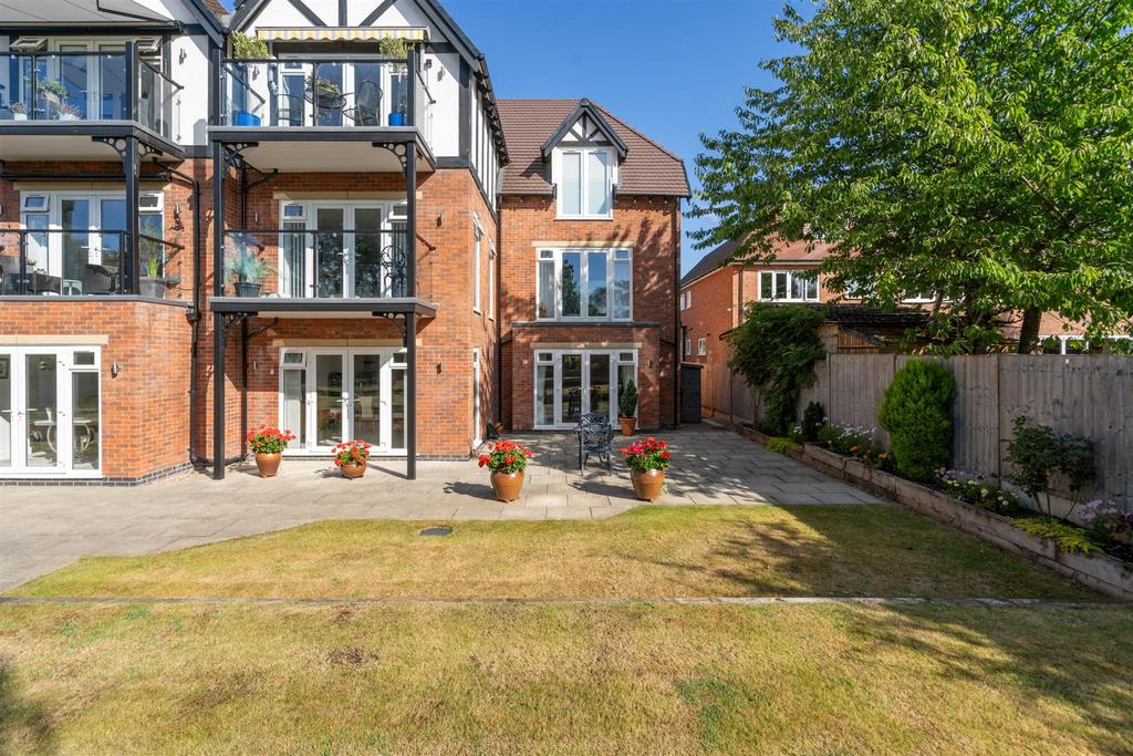 1 Fairway Lawn New externals 2.jpg