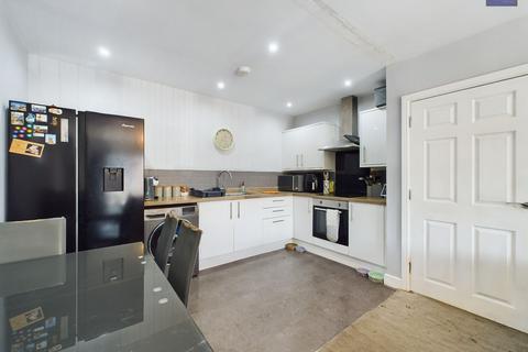 2 bedroom apartment for sale, Langdale Gardens, Blackpool, FY4