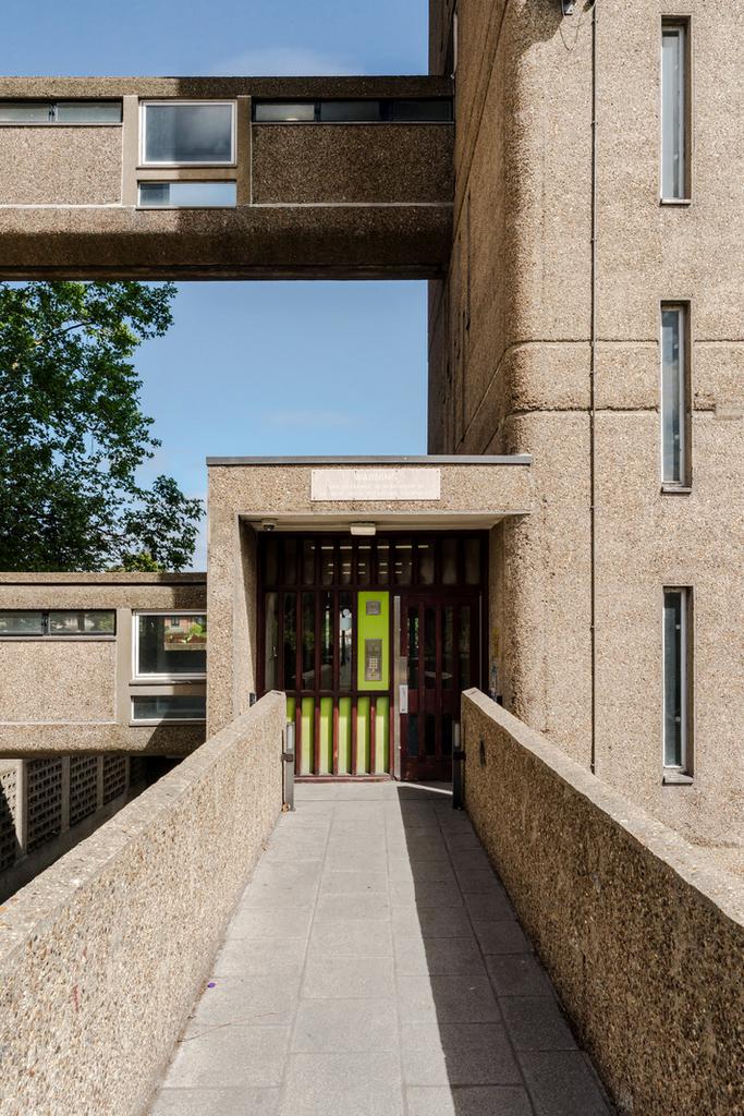 297779 - 40 Carradale House-14.jpeg