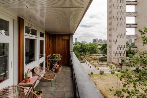 2 bedroom flat for sale, Carradale House, Carradale House, London E14