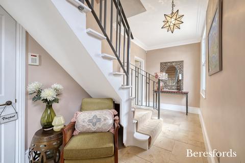 5 bedroom detached house for sale, High Road, Horndon-on-the-Hill, SS17