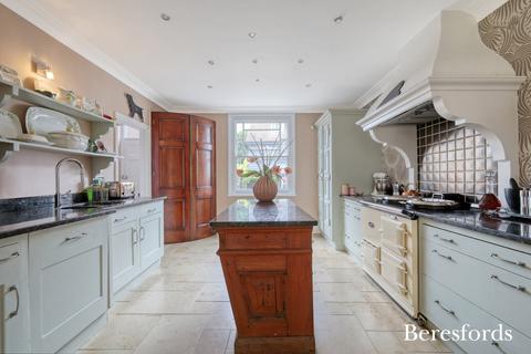 5 bedroom detached house for sale, High Road, Horndon-on-the-Hill, SS17