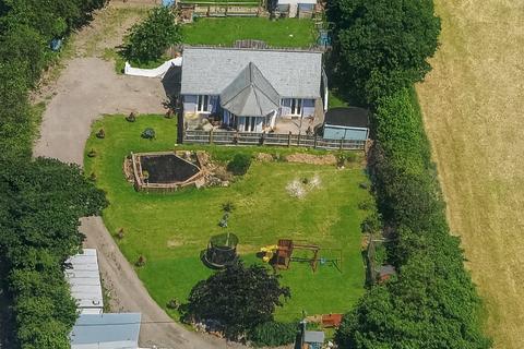 2 bedroom bungalow for sale, Torrington, Devon