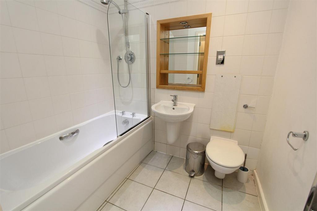 Bathroom.JPG