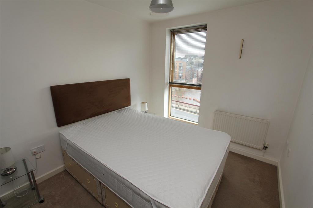 Bedroom 1.JPG