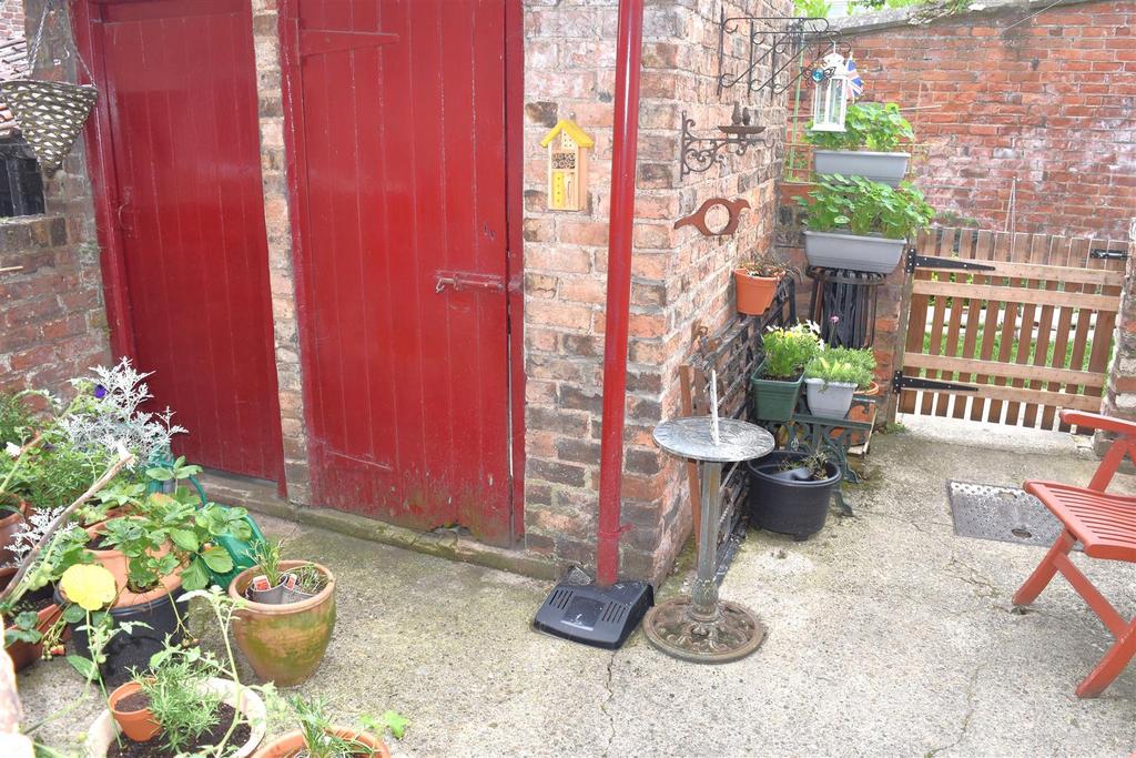 Rear courtyard