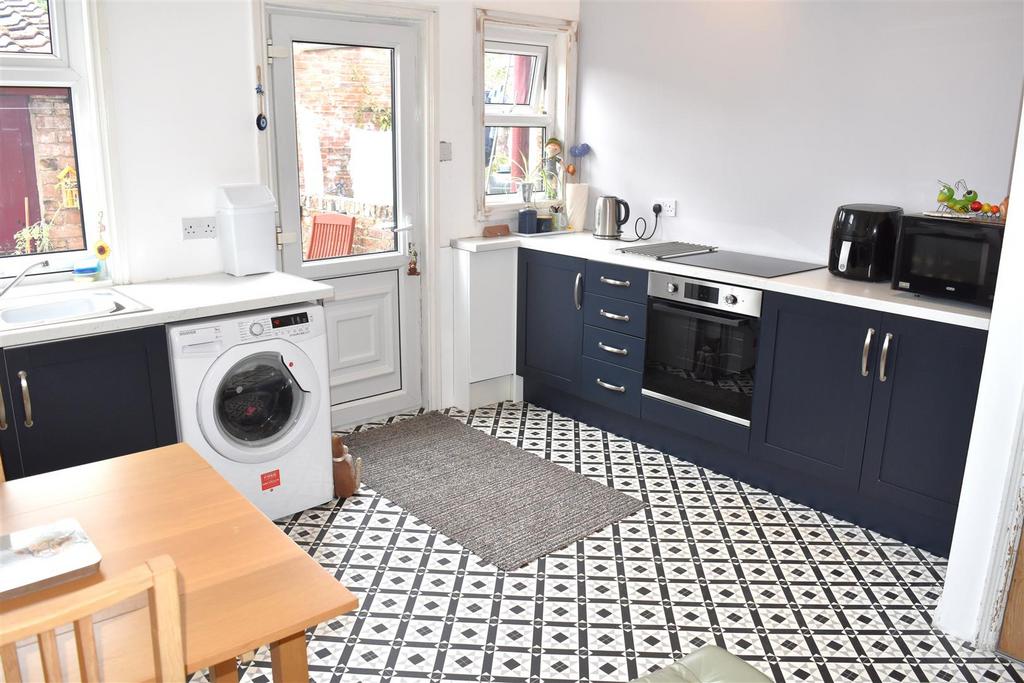 Kitchen dining room