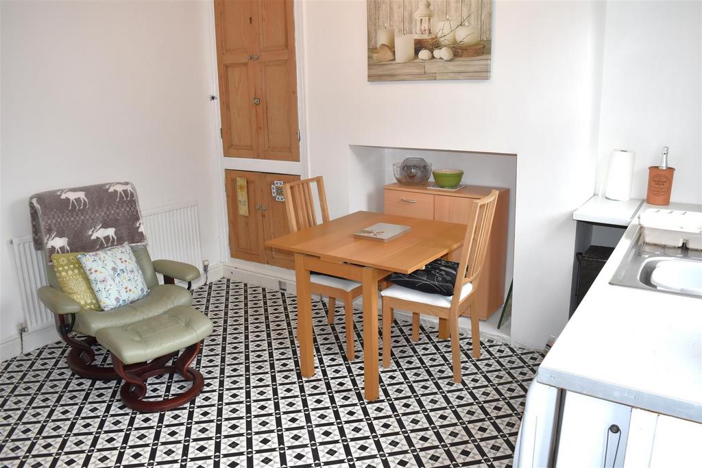Kitchen dining room