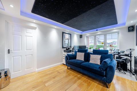 1 Greenacres, Lower Kingswood, Tadworth, KT20 7EL