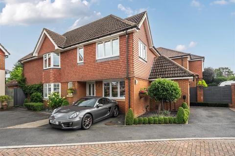 1 Greenacres, Lower Kingswood, Tadworth, KT20 7EL