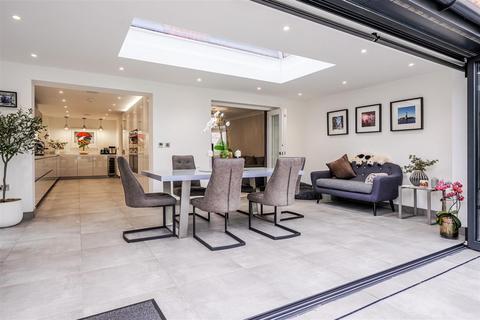 1 Greenacres, Lower Kingswood, Tadworth, KT20 7EL