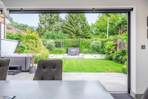 1 Greenacres, Lower Kingswood, Tadworth, KT20 7EL