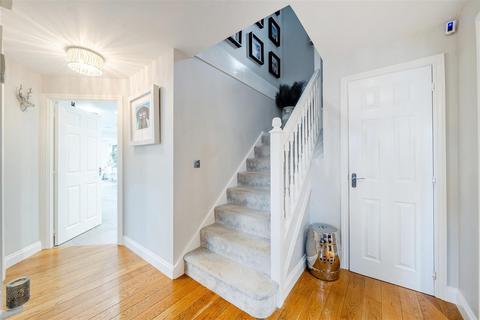 1 Greenacres, Lower Kingswood, Tadworth, KT20 7EL