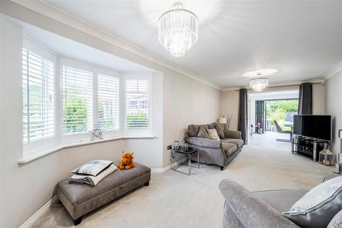 1 Greenacres, Lower Kingswood, Tadworth, KT20 7EL