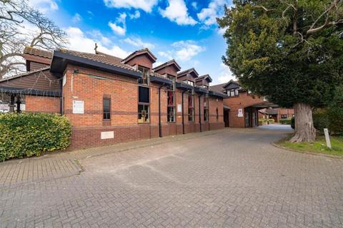 1 bedroom apartment for sale, Vicarage Farm Road, hounslow, Hounslow, TW5 0DR
