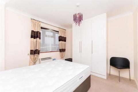 1 bedroom apartment for sale, Vicarage Farm Road, hounslow, Hounslow, TW5 0DR