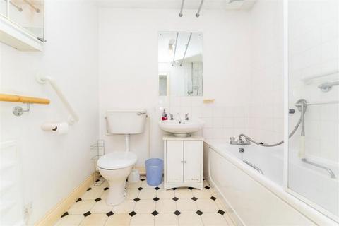 1 bedroom apartment for sale, Vicarage Farm Road, hounslow, Hounslow, TW5 0DR