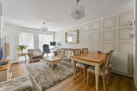2 bedroom flat for sale, Mullins Place, Clapham Park, London, SW4