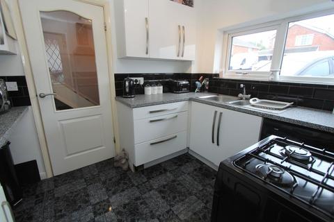 2 bedroom semi-detached house for sale, Gayfield Avenue, Brierley Hill DY5