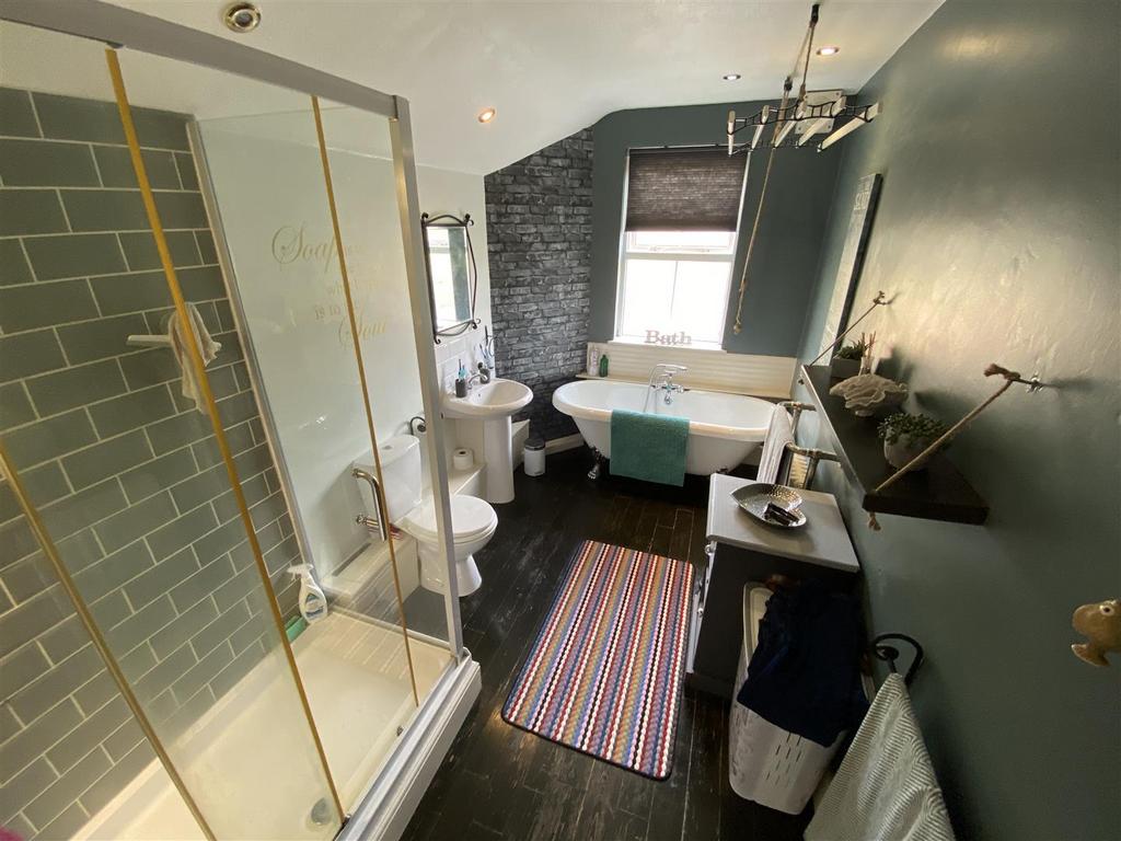 Ensuite