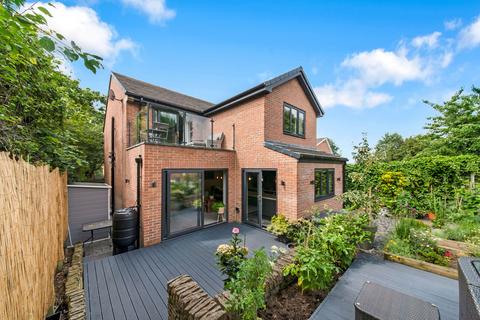 4 bedroom detached house for sale, Malincroft, Mapplewell, S75