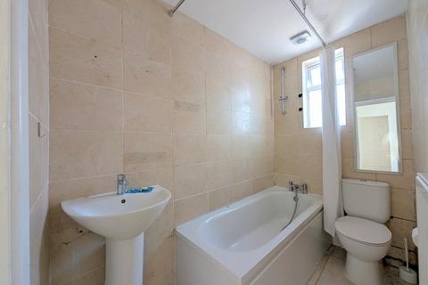 58 Longford Avenue, Feltham, TW14 9TG