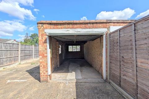 58 Longford Avenue, Feltham, TW14 9TG