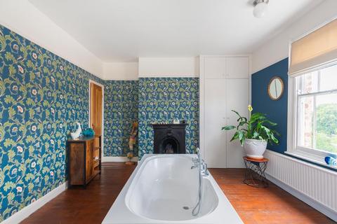 2 Albermarle Terrace, Bristol, BS8 4NA