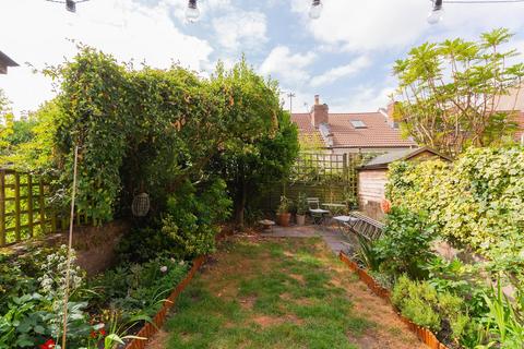 2 Albermarle Terrace, Bristol, BS8 4NA