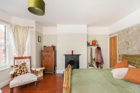 2 Albermarle Terrace, Bristol, BS8 4NA
