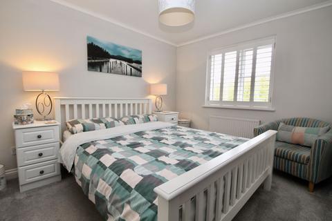 3 bedroom semi-detached house for sale, Knapp Hill Close, South Horrington