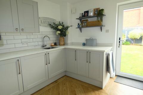 4 bedroom detached house for sale, Chandlers Close, CO5 8DY