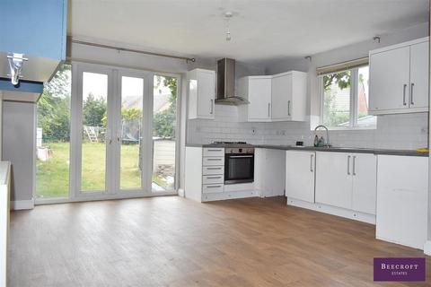 3 bedroom semi-detached house for sale, Kingsway, Wombwell, Barnsley