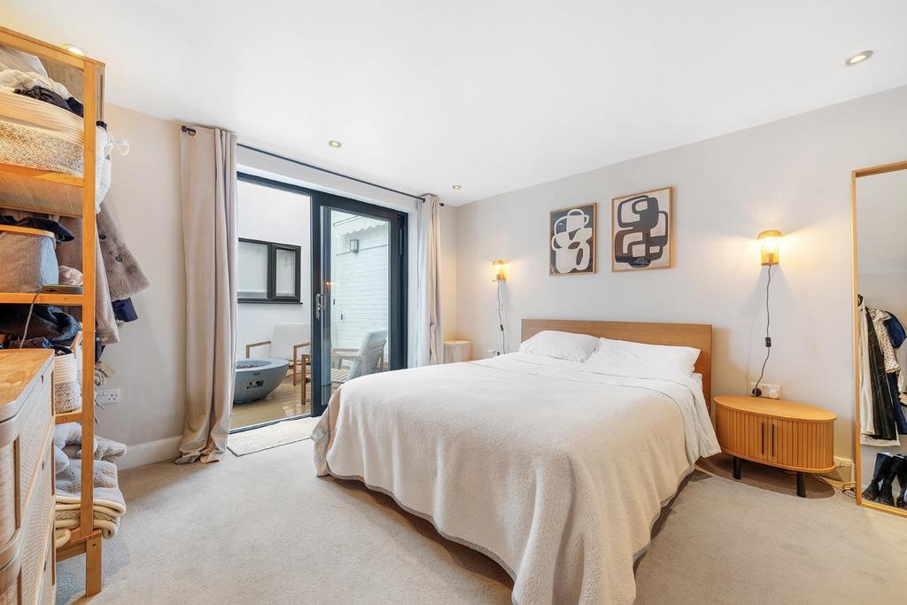 Bedroom (1)