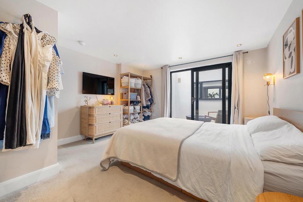 Bedroom (2)