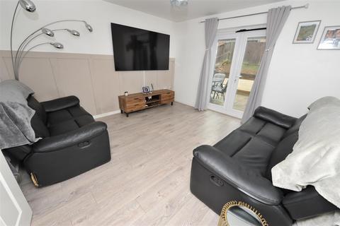 undefined, Maynell Close, Idlethorp, Bradford