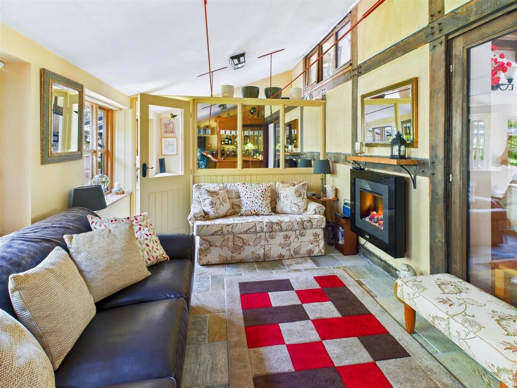 CAM01713 G0-PR0129-STILL007.jpg