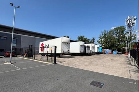 Distribution warehouse to rent, Crockfold Ln Basingstoke RG24 8YH