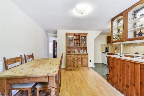 3 bedroom end of terrace house for sale, Tintagel Close, Andover