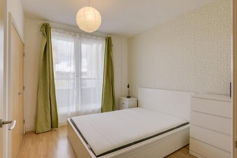 1 bedroom flat to rent, Birdwood Avenue, Hither Green , London, SE13