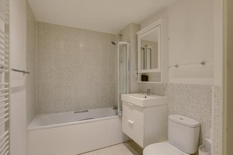 1 bedroom flat to rent, Birdwood Avenue, Hither Green , London, SE13