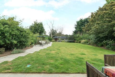 undefined, Chestnut Close, Hampshire GU30