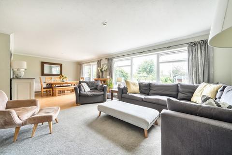 undefined, Chestnut Close, Hampshire GU30